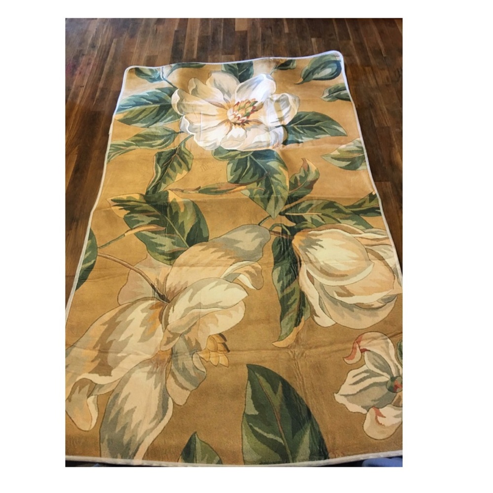 Magnolia Flower Rug
